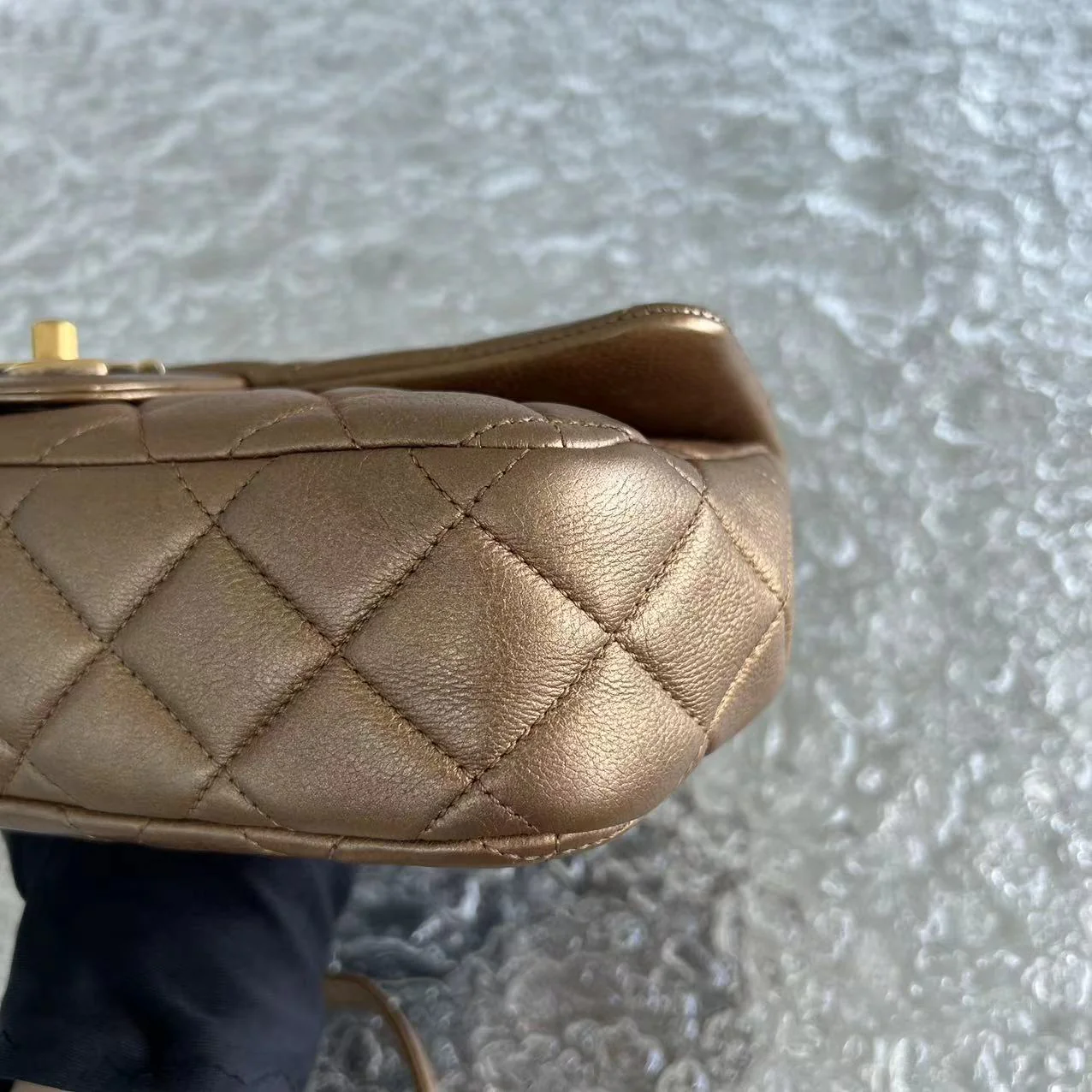 Chanel Classic Flap Seasonal Flap Medium 25CM Quilted Calfskin Bronze Golden Hardware Series 21 - Best Luxury Designers