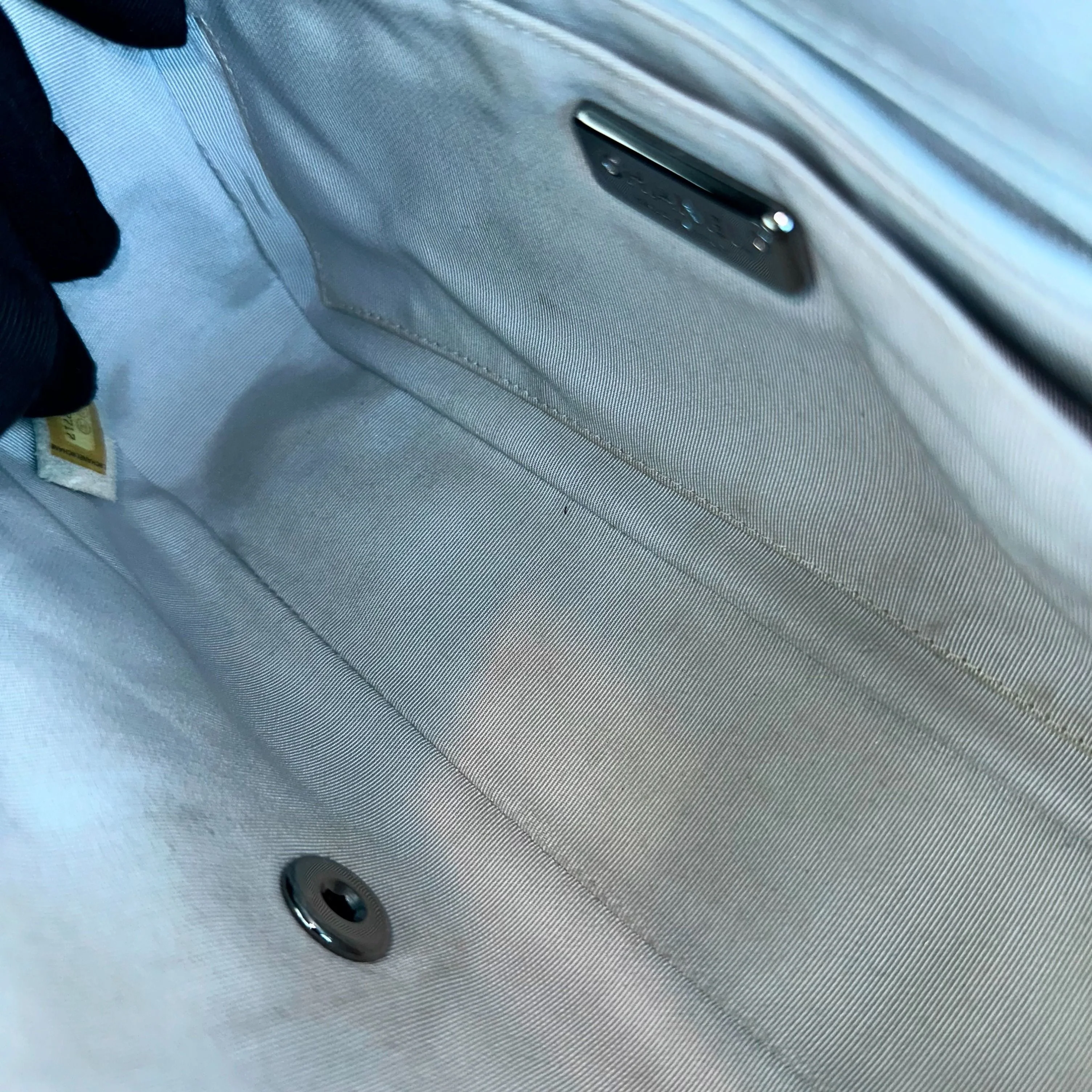 Chanel Cruise Paris-Dubai 2015 Seasonal Flap Perforated Metallic Lambskin With Eyelets No 20 - Best Luxury Designers