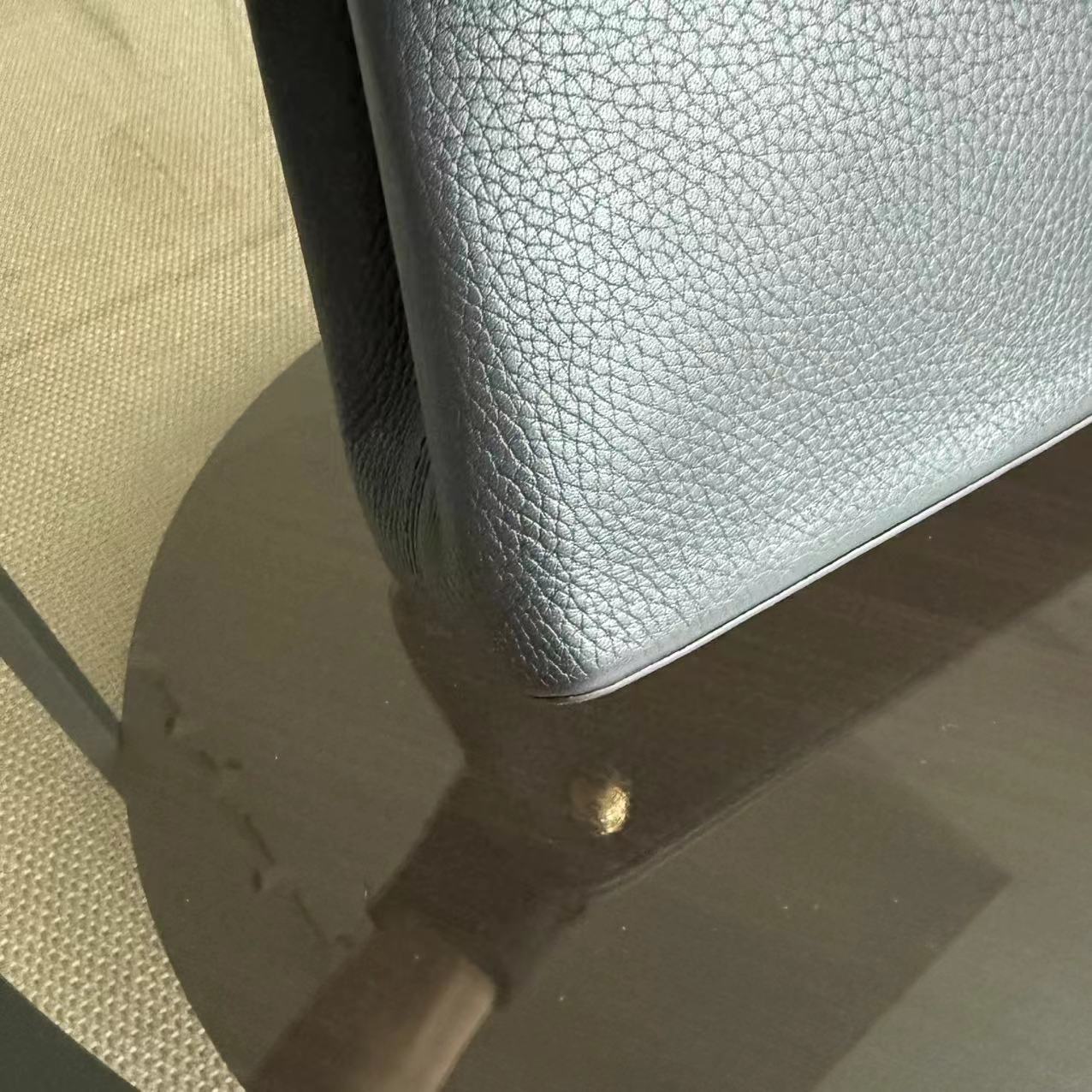 Louis Vuitton Capucines BB - Taurillon Grained Calfskin Noir Gold Hardware