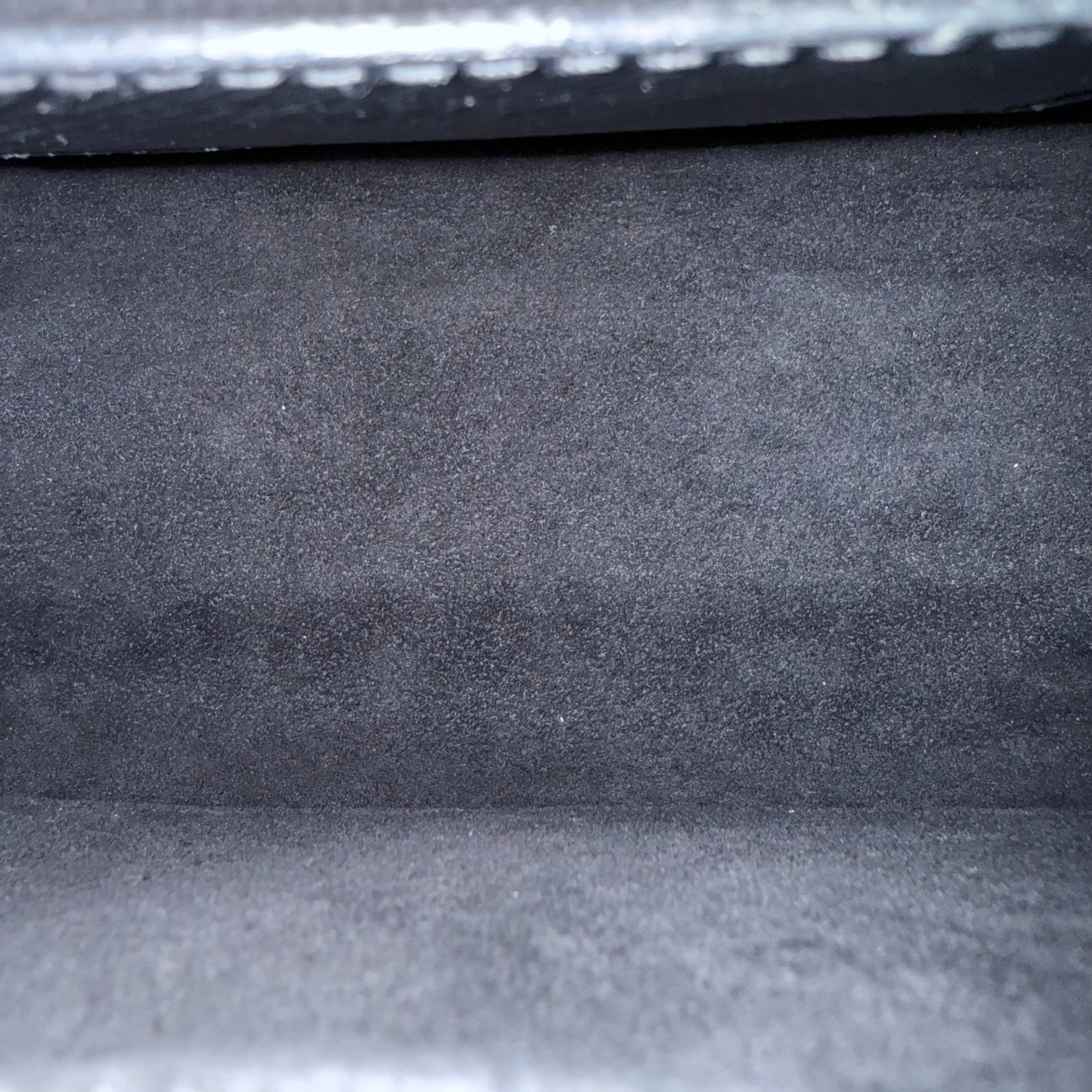 Louis Vuitton Twist Medium MM - EPI Leather Black Silver Hardware