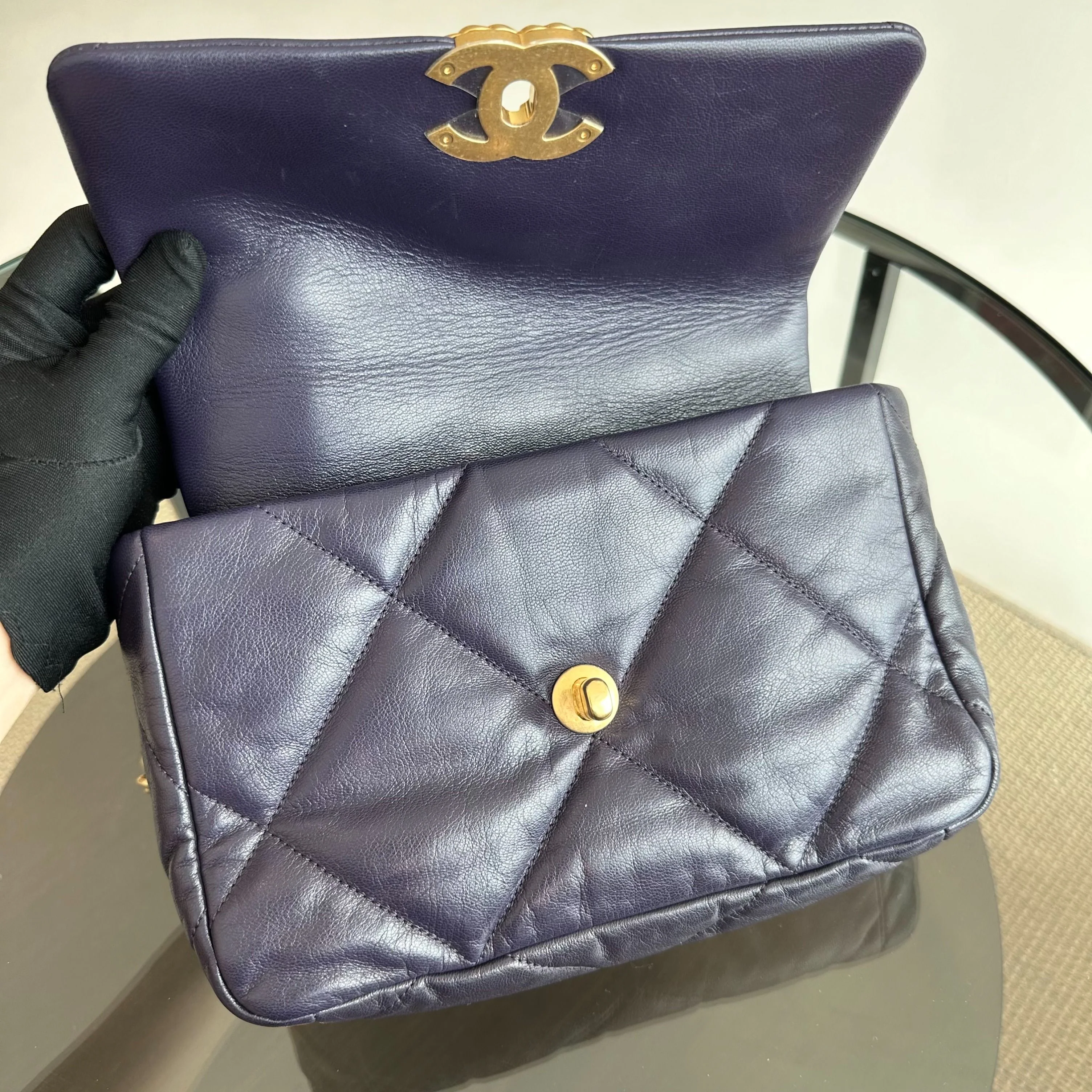 *Full Set, Receipt* Chanel C19 Small 19 Bag Goatskin Dark Purple 3-Tone 19Bag GHW No 30 - Best Luxury Designers
