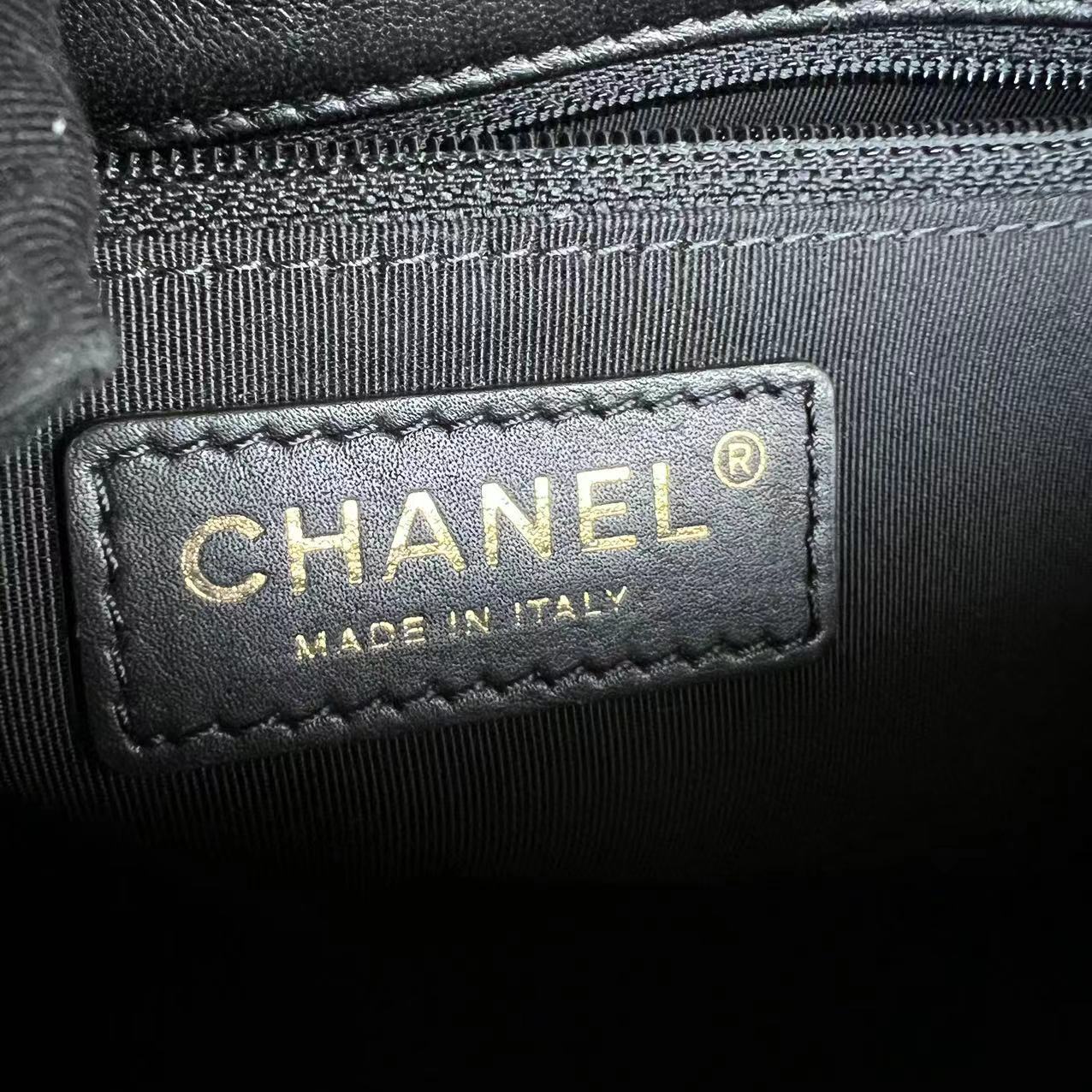 *Full Set Receipt* Chanel Mademoiselle Chic Seasonal Flap Medium 26CM Lambskin Black GHW No 21 - Best Luxury Designers