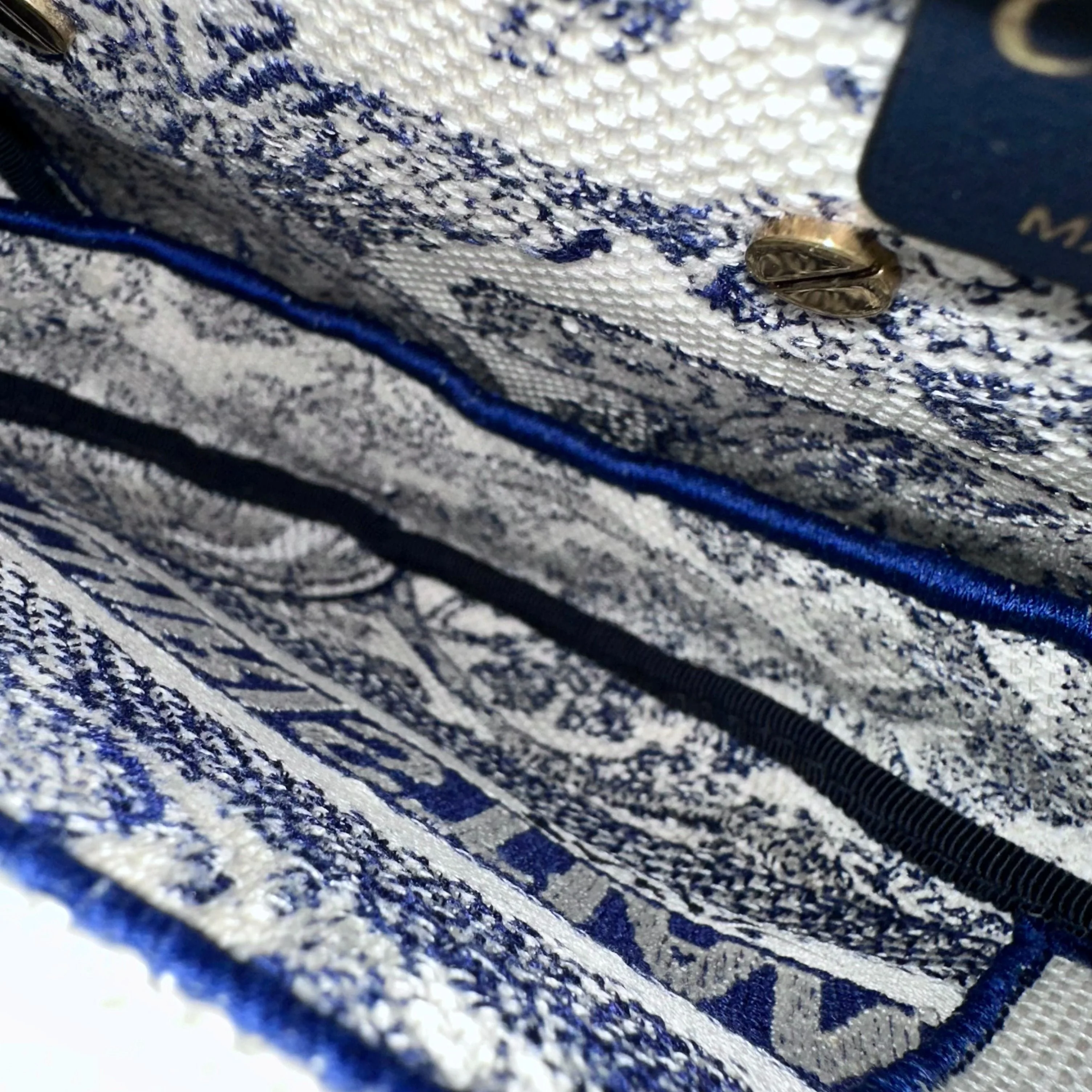 *Full Set, Receipt* Dior Saddle Medium Blue Toile De Jouy Embroidery Canvas AGHW - Best Luxury Designers