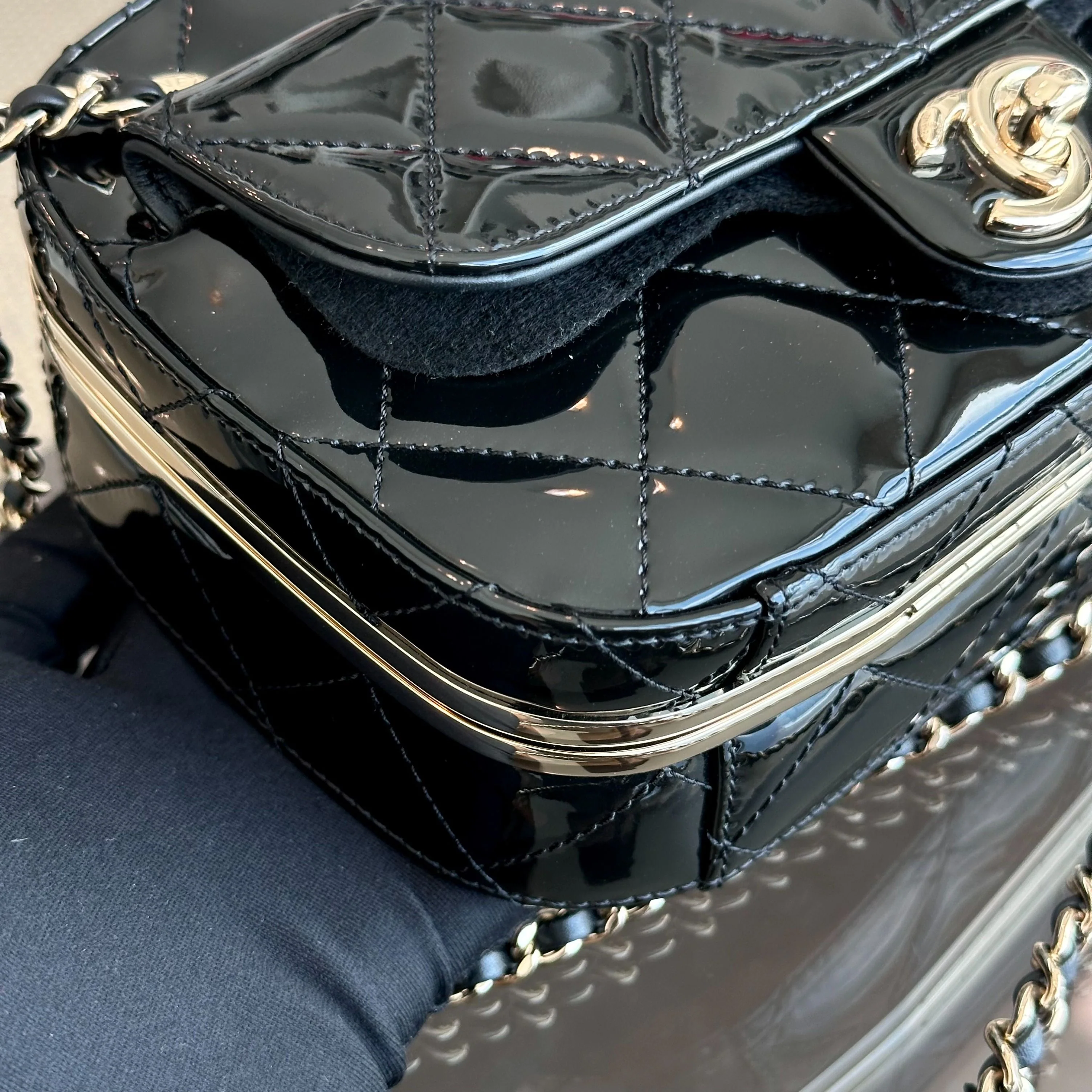 *Microchip, Full Set* Chanel 2022/23 Fall Winter Collection Mini Camera Quilted Patent Leather Black GHW - Best Luxury Designers