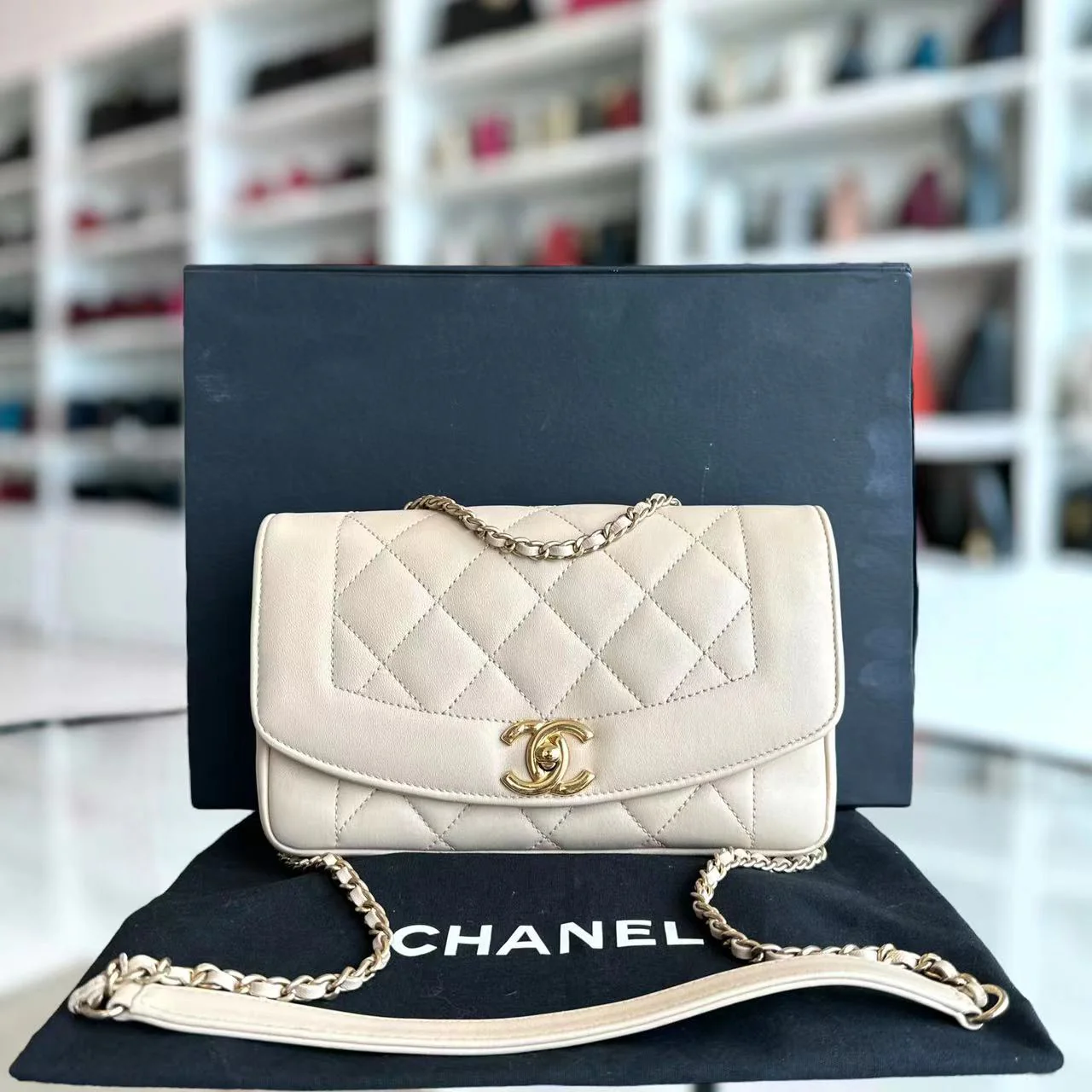 *Modern Reissue 2015* Chanel Diana Small 22CM Quilted Lambskin Beige Golden Hardware Series 20 - Best Luxury Designers