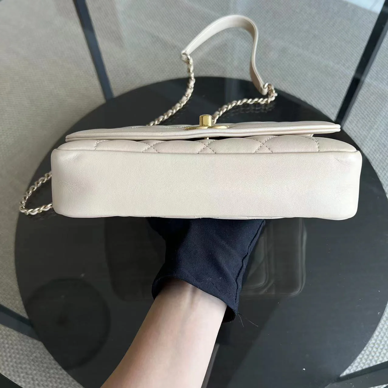 *Modern Reissue 2015* Chanel Diana Small 22CM Quilted Lambskin Beige Golden Hardware Series 20 - Best Luxury Designers