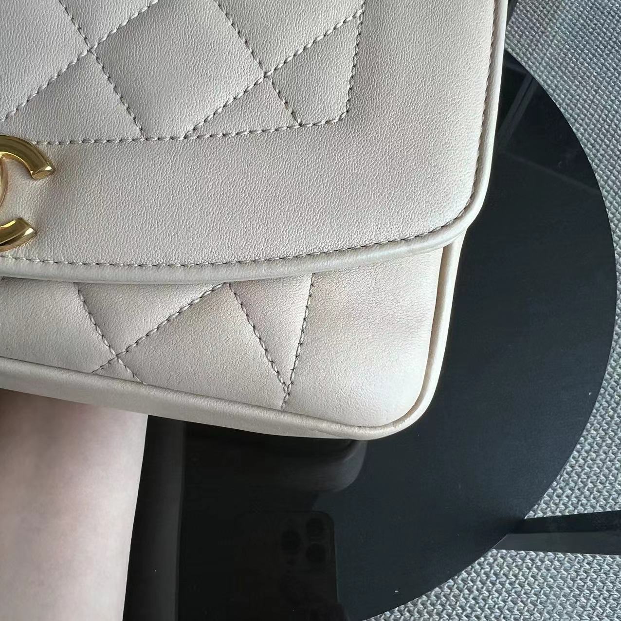 *Modern Reissue 2015* Chanel Diana Small 22CM Quilted Lambskin Beige Golden Hardware Series 20 - Best Luxury Designers