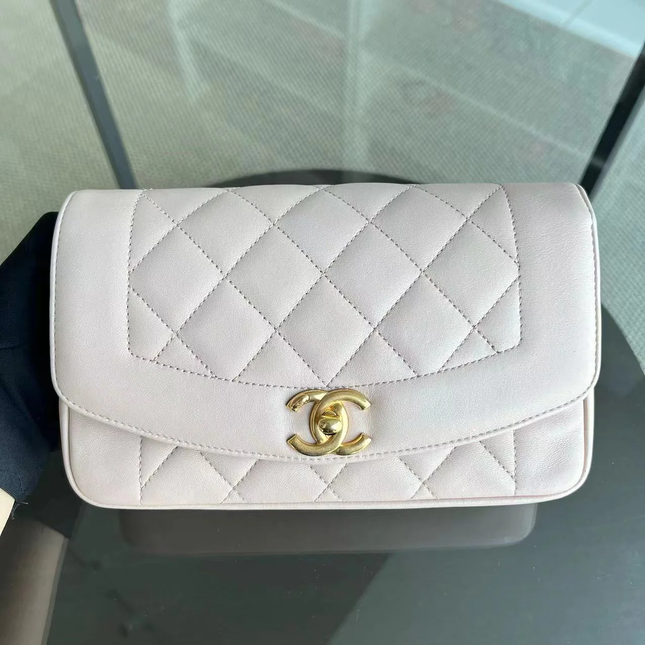*Modern Reissue 2015* Chanel Diana Small 22CM Quilted Lambskin Light Pink Golden Hardware Series 20 - Best Luxury Designers