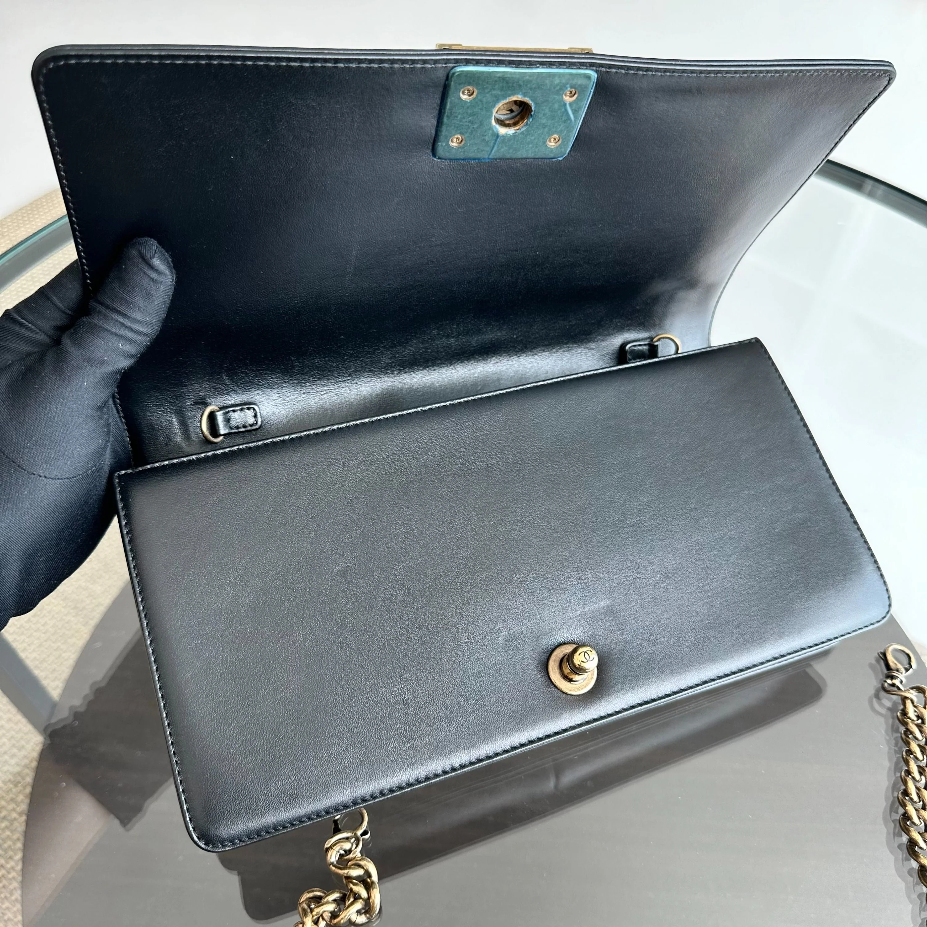 *Receipt* Chanel Boy East West Crest Lambskin Embellished Cruise 2016 Leboy Shoulder Bag No 21 - Best Luxury Designers